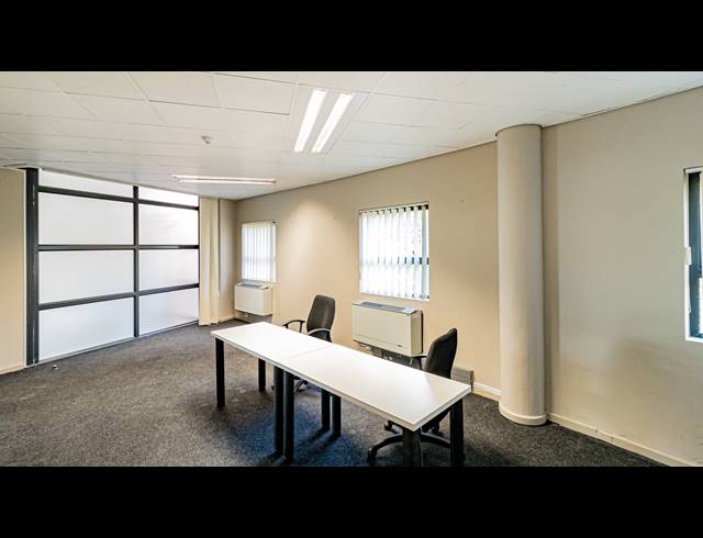 357M² OFFICE TO LET IN PARKTOWN